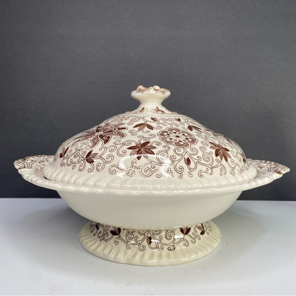 MASON'S BOW BELLS BROWN, FLOWERS & SCROLLS: Lidded SERVING BOWL 11” CRAZING